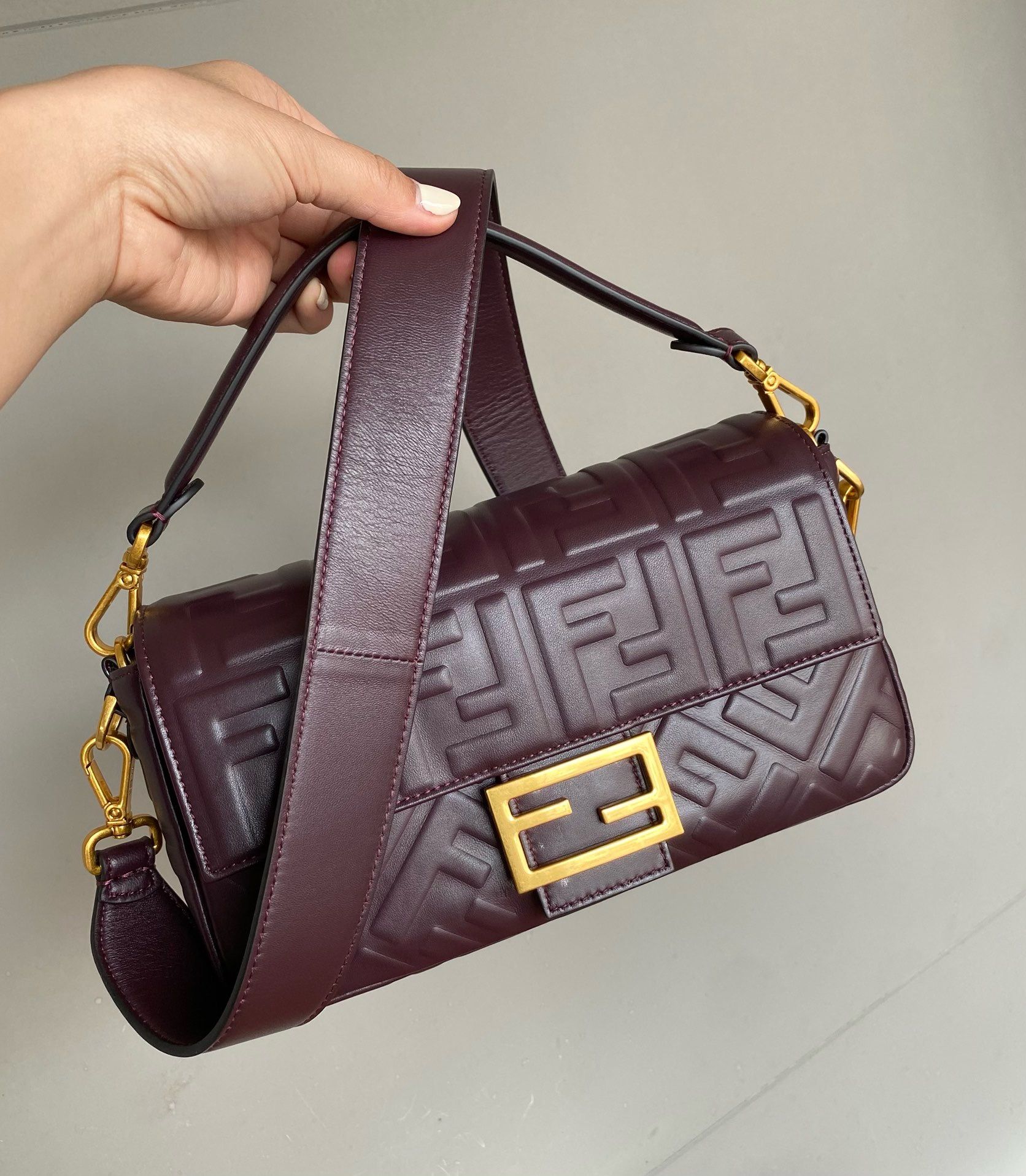 Fendi Style Boy Bag 26 Bordeaux detail 3