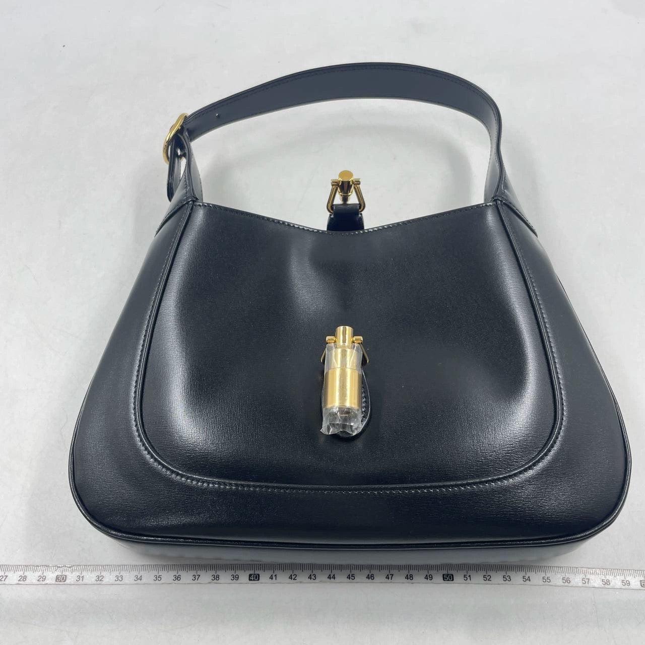 C Style Jackie 1961 35 Cognac detail 4