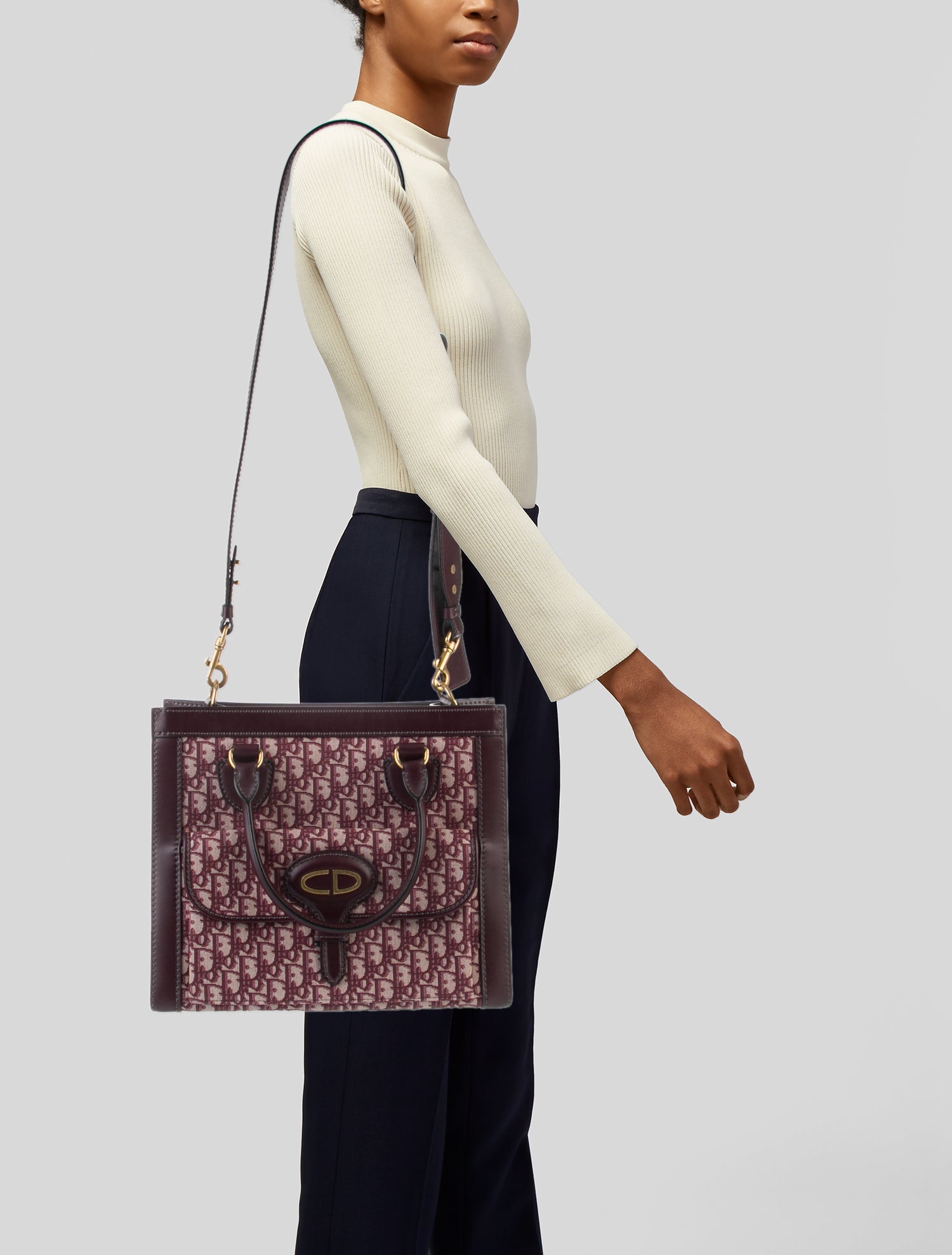 Dior Style Saint Louis Tote 36 Bordeaux detail 4