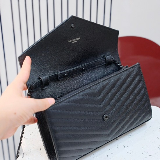 YSL Style Boy Bag 45 Caviar Black detail 2