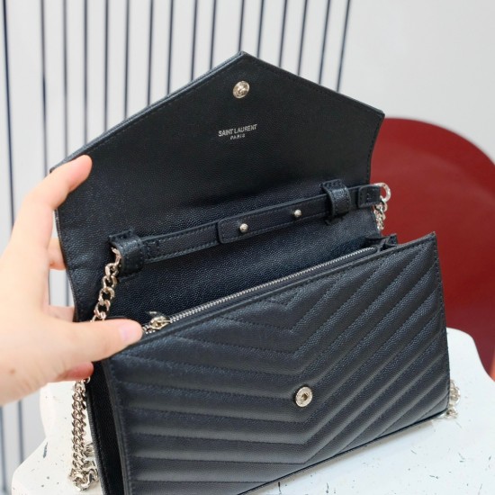 YSL Style Boy Bag 45 Caviar Black detail 4