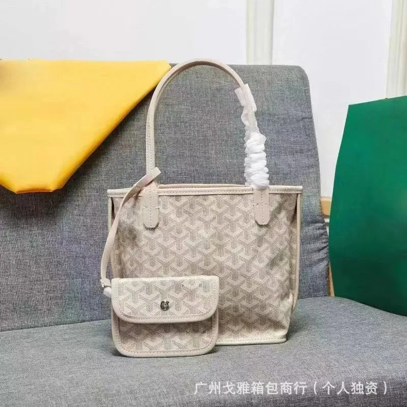 C Style Saint Louis Tote 58 Beige detail 2