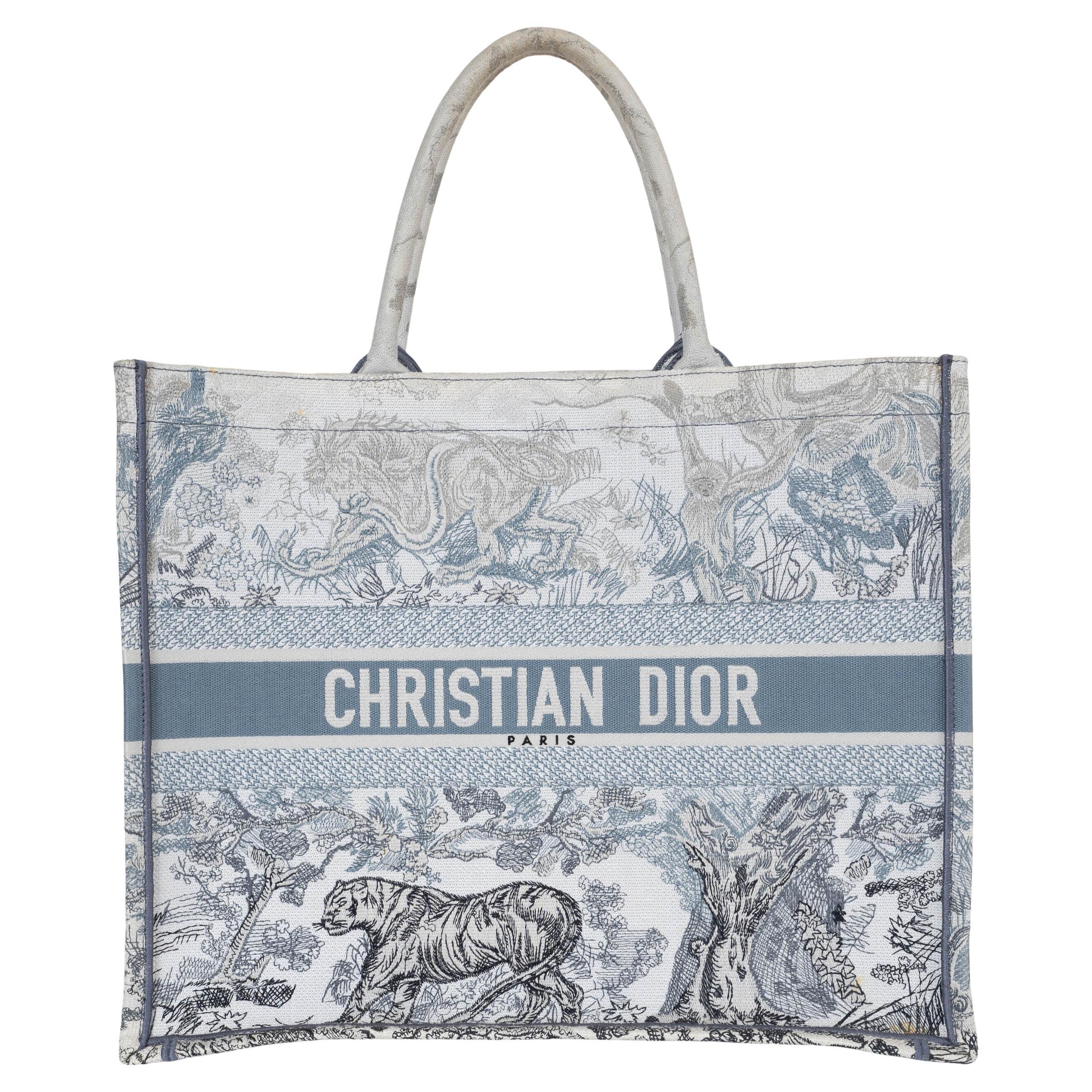 Dior Style Saint Louis Tote 82 Bleu Nuit detail 4