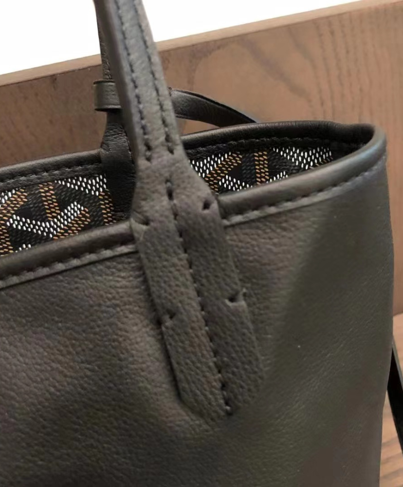 Celine Style Anjou Mini 85 Caviar Black detail 4