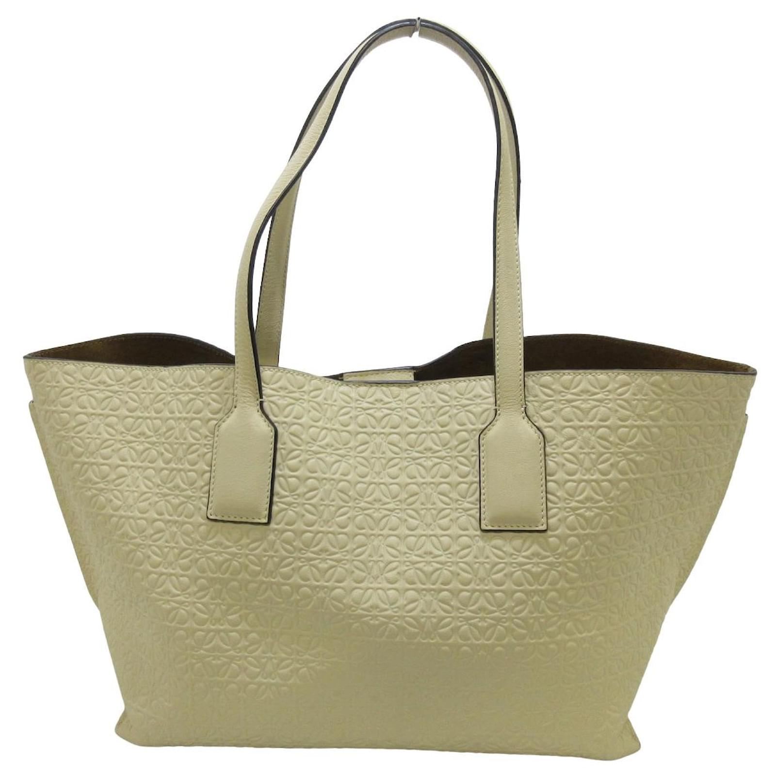 Loewe Style Cabas 16 113 Almond detail 2