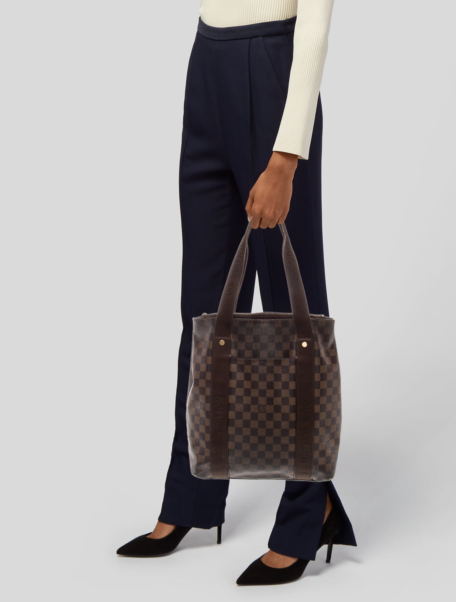 Loewe Style Boy Bag 122 Beige detail 3