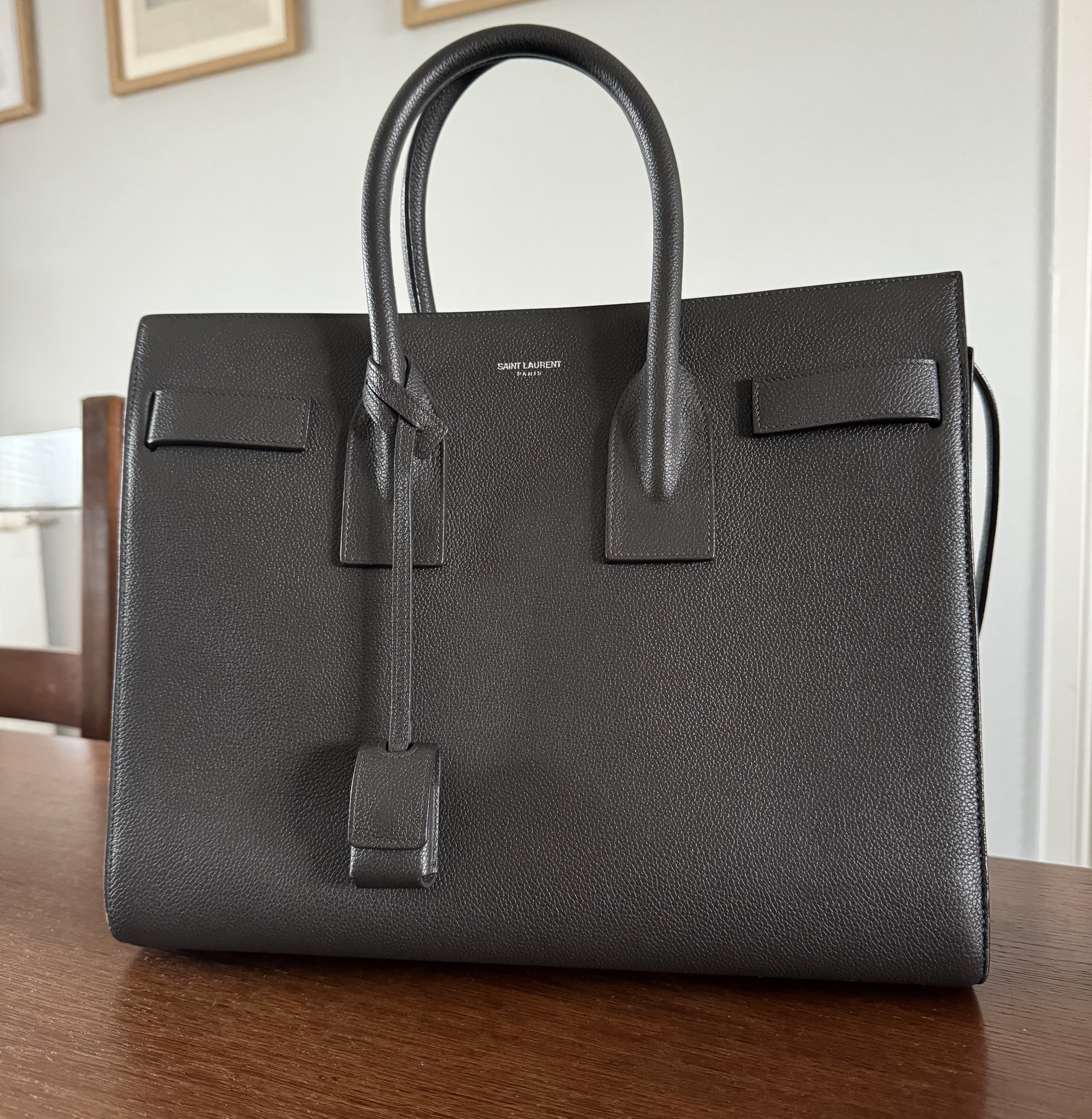 Celine Style Sac de Jour 133 Olive detail 3