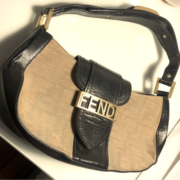 Fendi Style Neo Classic 148 Almond detail 2