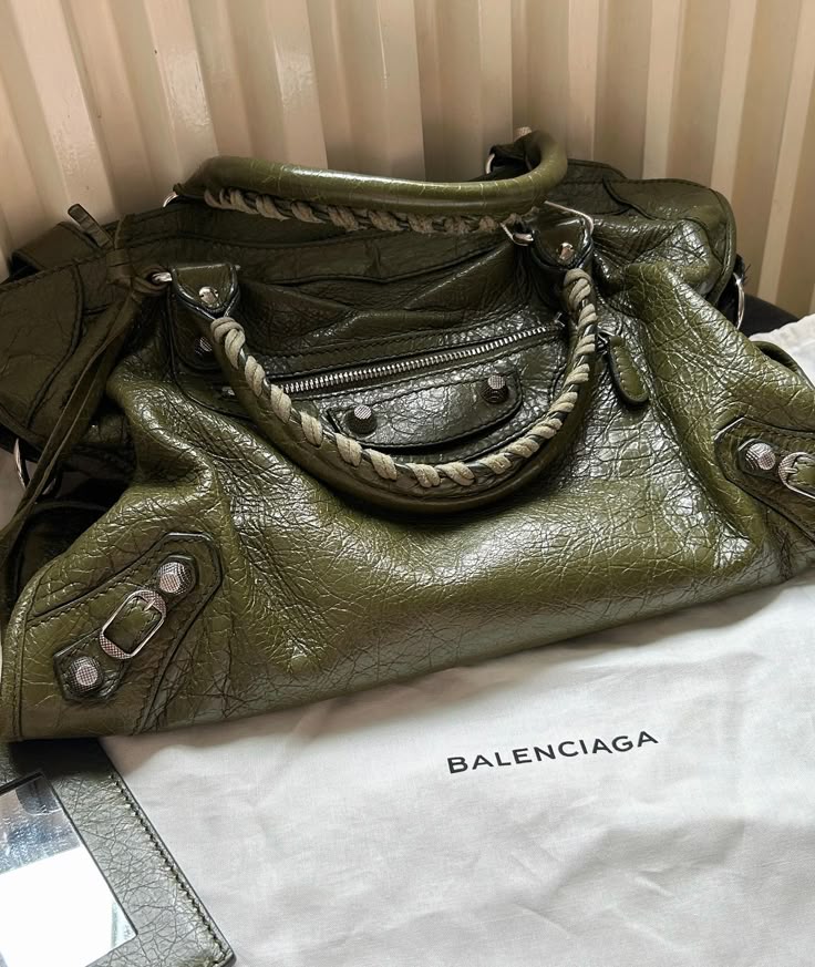 Balenciaga Style Lady D-Lite 179 Olive detail 3
