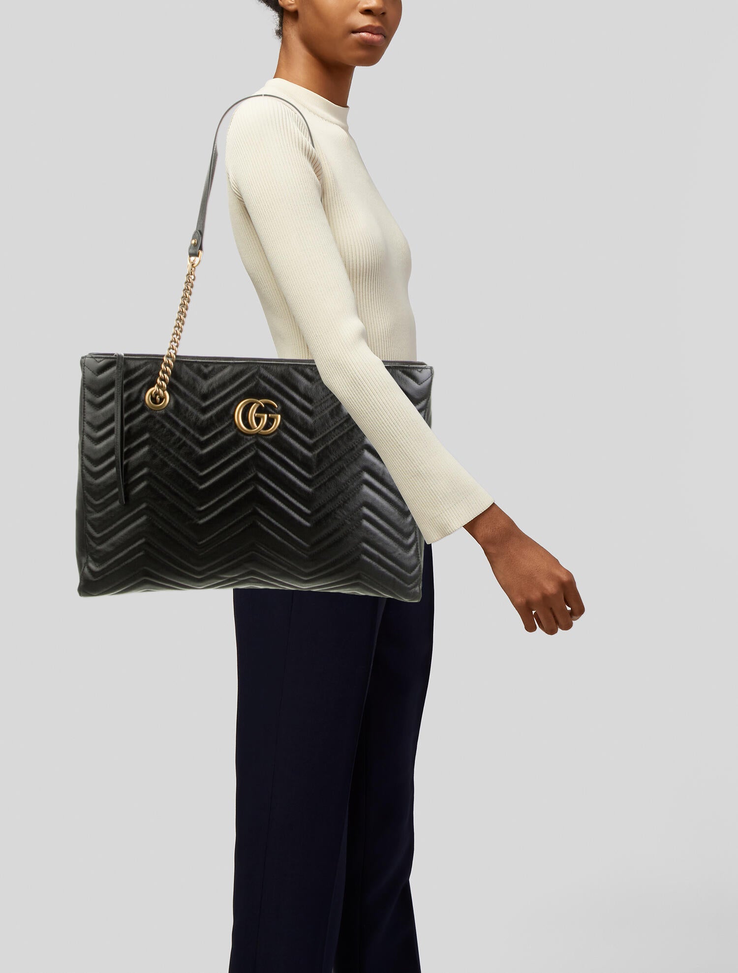 Gucci Style Marmont Matelassé Medium Black detail 2