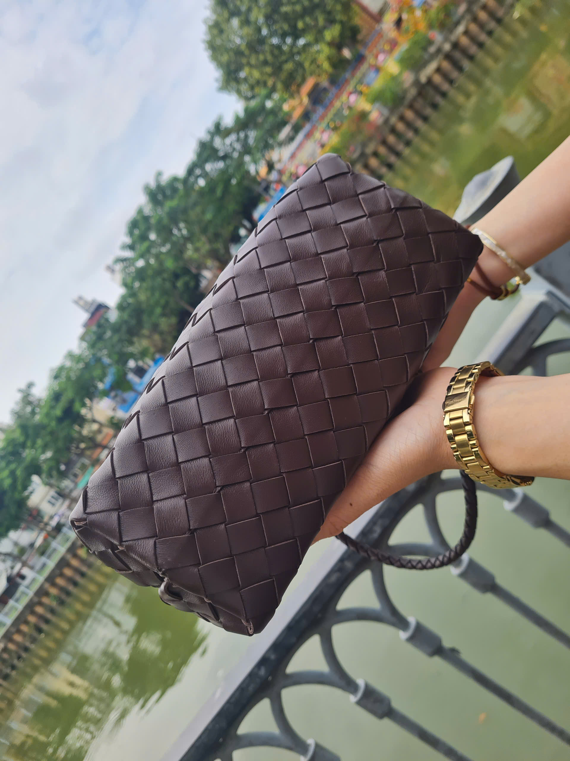 Bottega Style Lady D-Lite 209 Fondant detail 2
