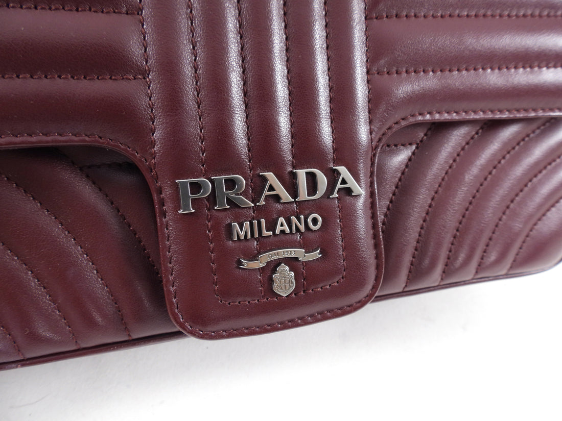 Prada Style Classic Flap 221 Bordeaux detail 4