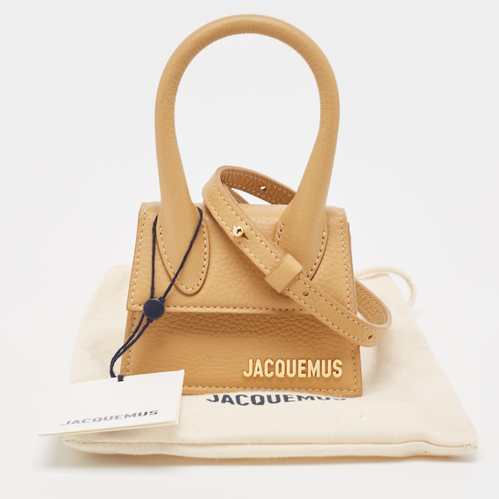 Jacquemus Style Le Chiquito Mini Camel detail 2