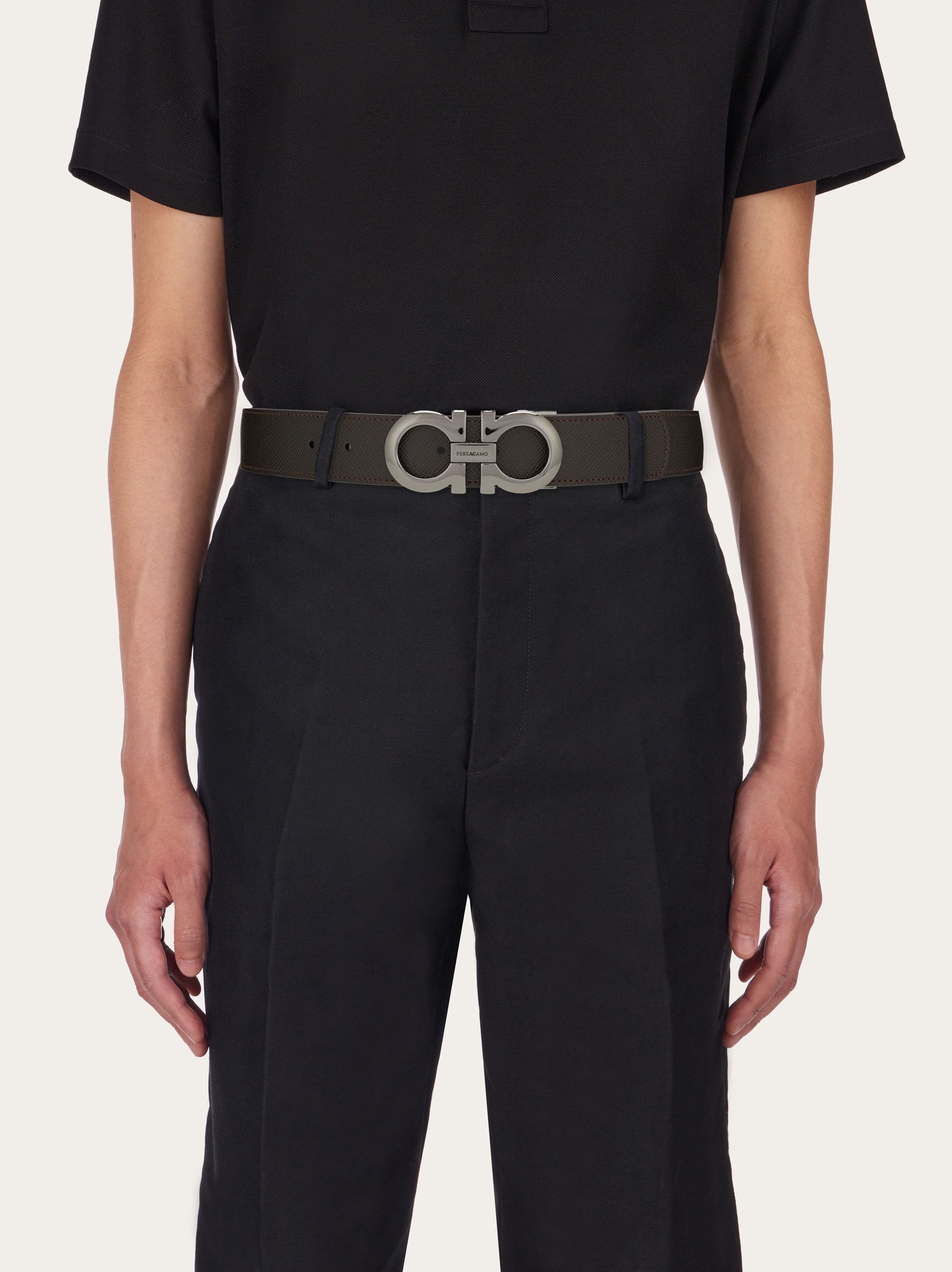 Ferragamo Style Gancini Reversible Black / Brown detail 4