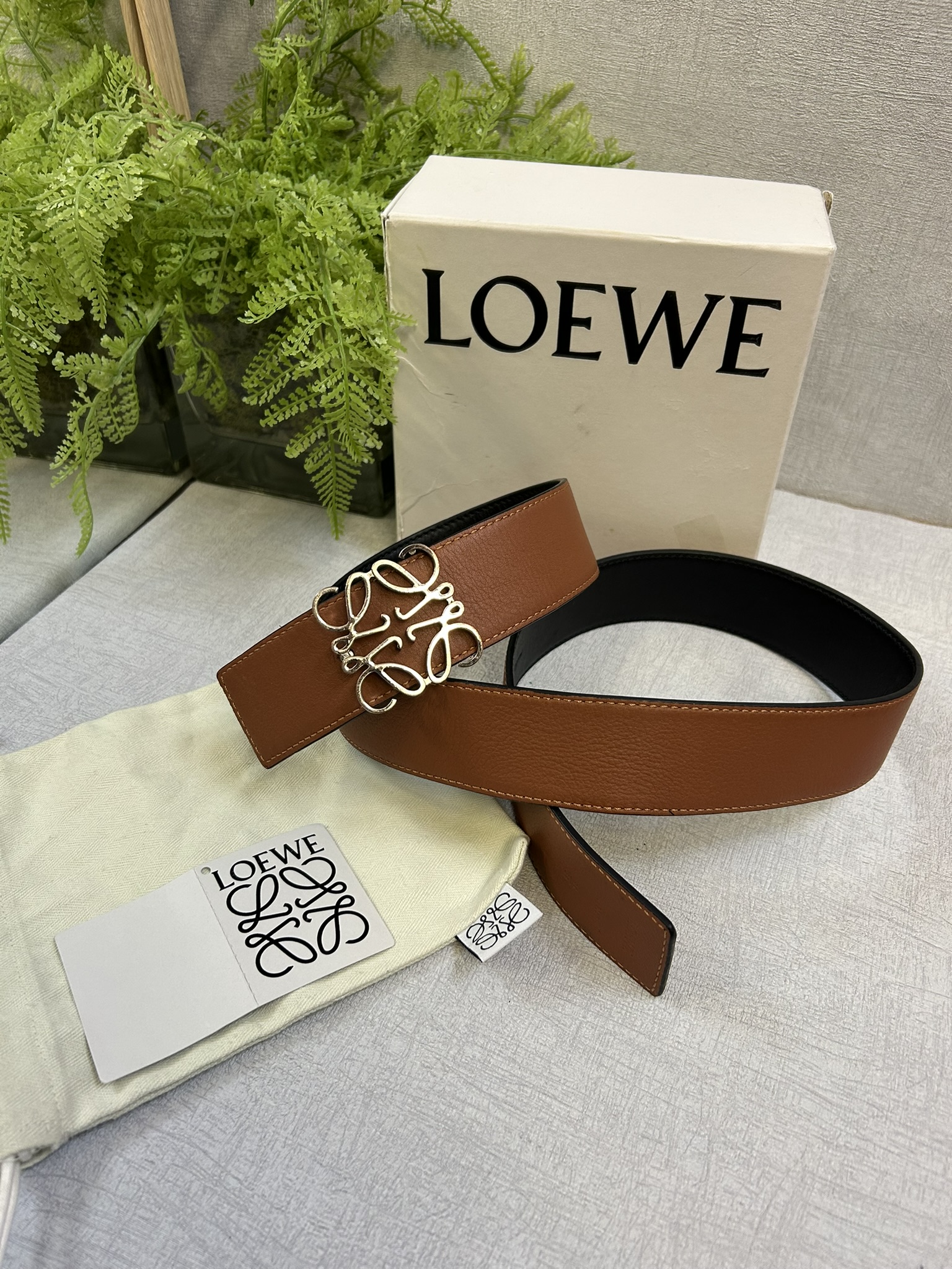 Loewe Style Anagram Reversible Tan / Black detail 4