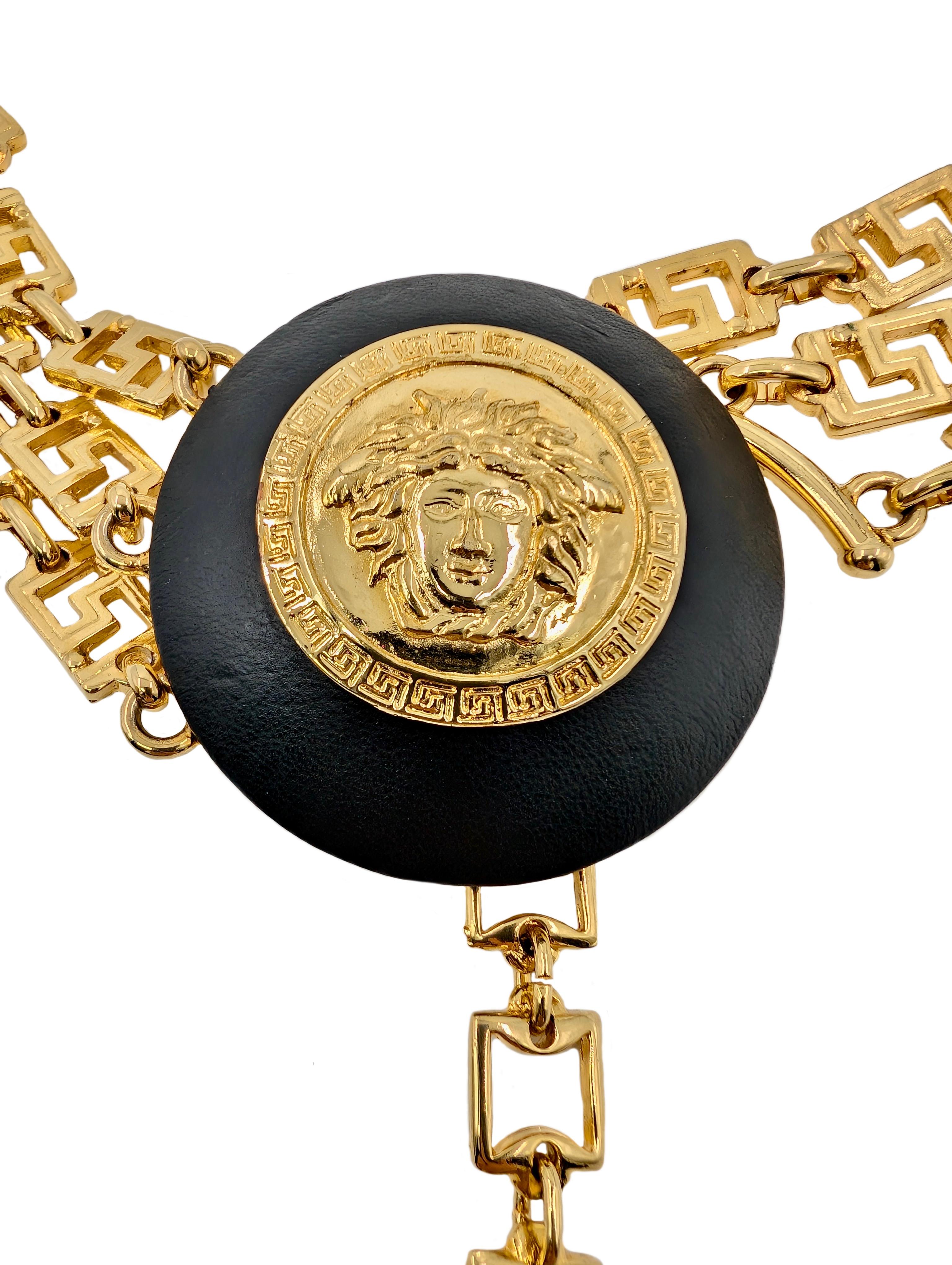 Versace Style Medusa Chain Belt Gold detail 3