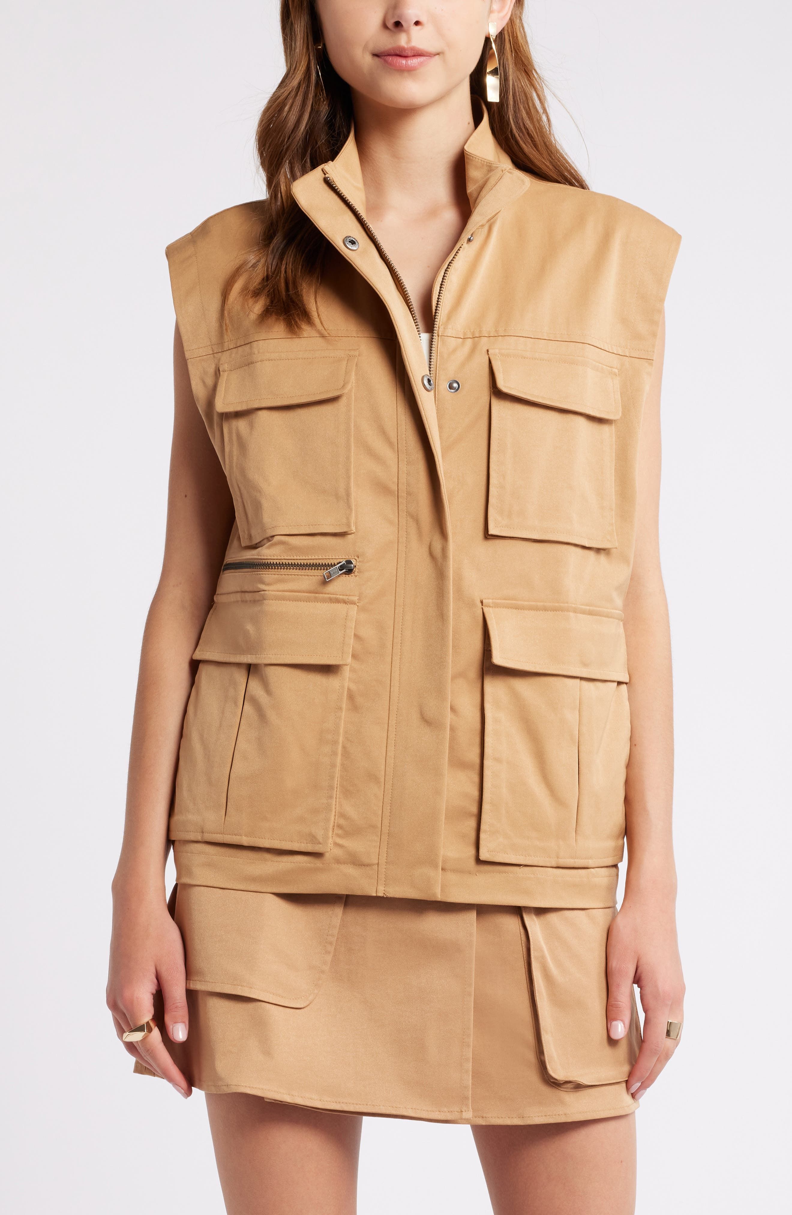 Essentials Style Cargo Vest 29 Butter detail 2