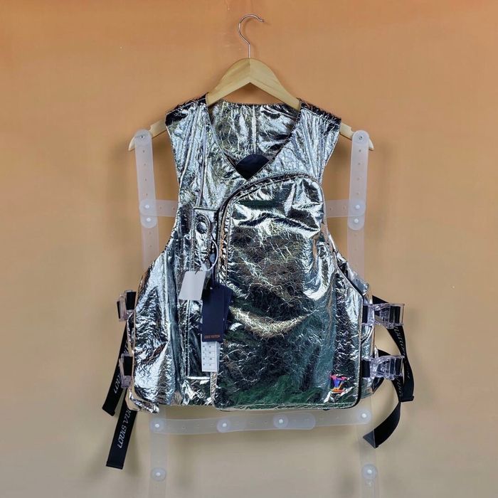 LV Style Cargo Vest 52 Butter detail 2