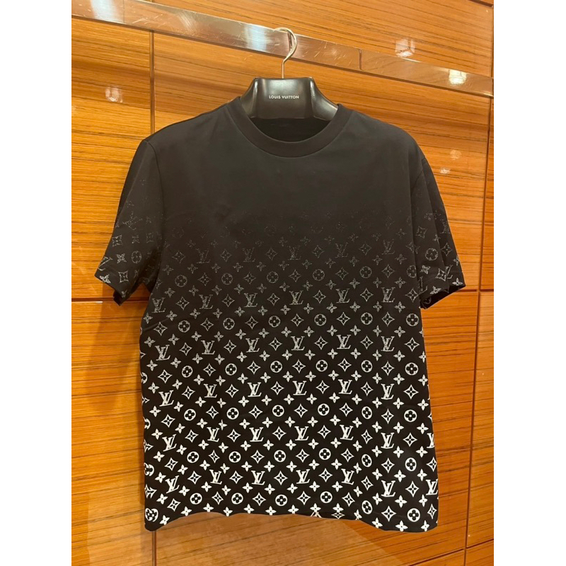 LV Style Logo Tee 69 Stone detail 3