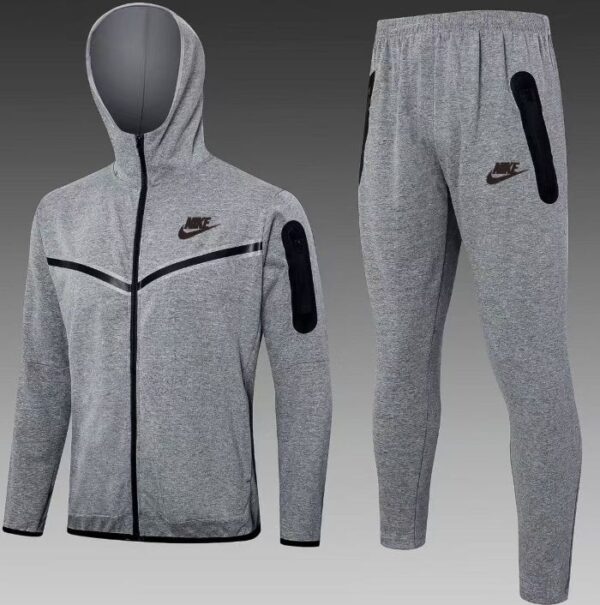 Nike Tech Fleece Tracksuit Grey Heather detail 2