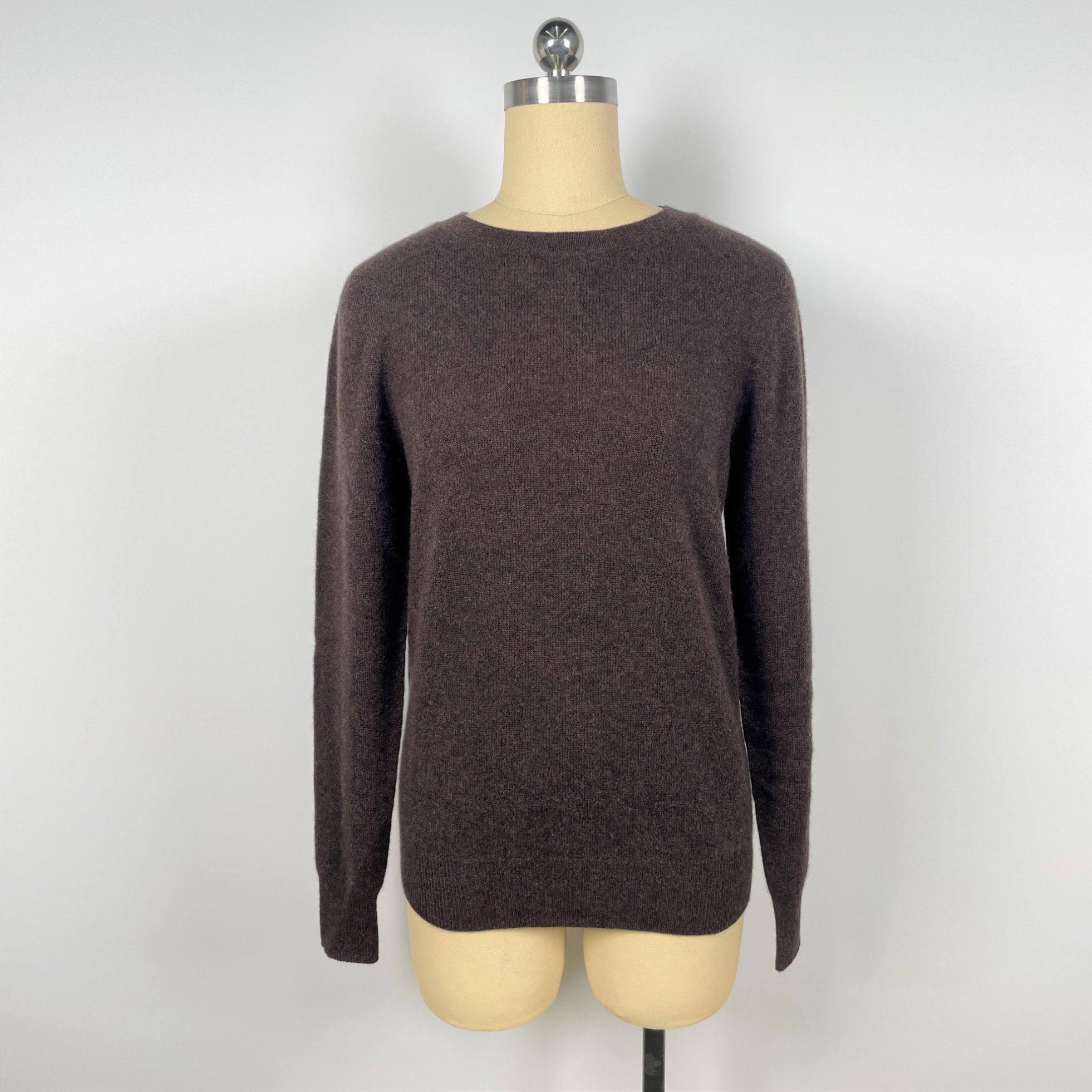 Essentials Style Cashmere Crewneck 94 Chocolate detail 4
