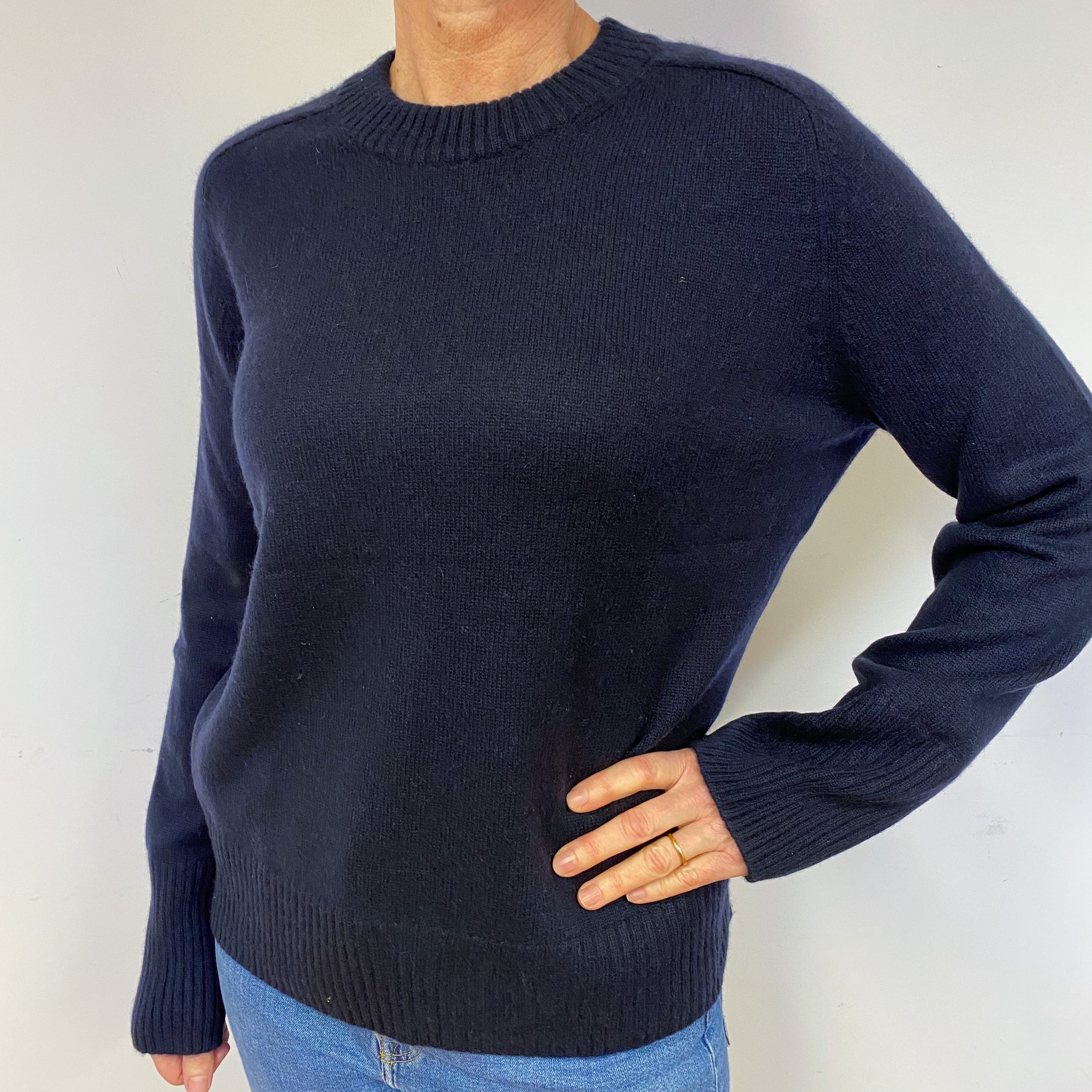 ALD Style Cashmere Crewneck 143 Navy detail 3