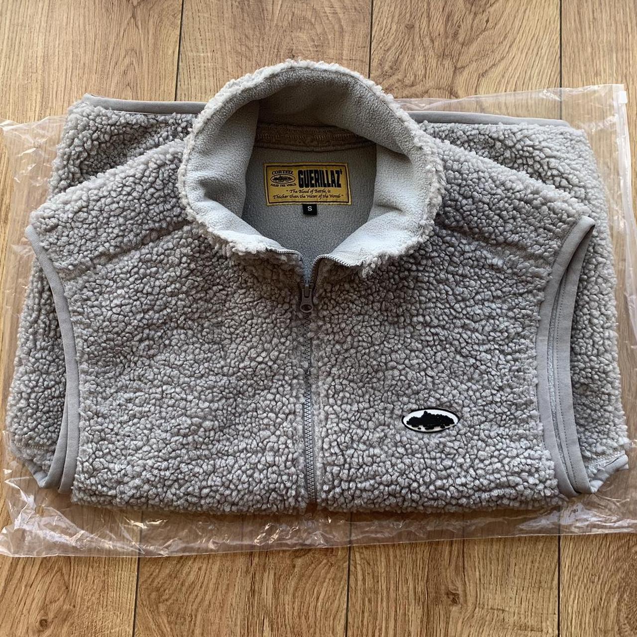 Corteiz Style Sherpa Full-Zip 165 Stone detail 4