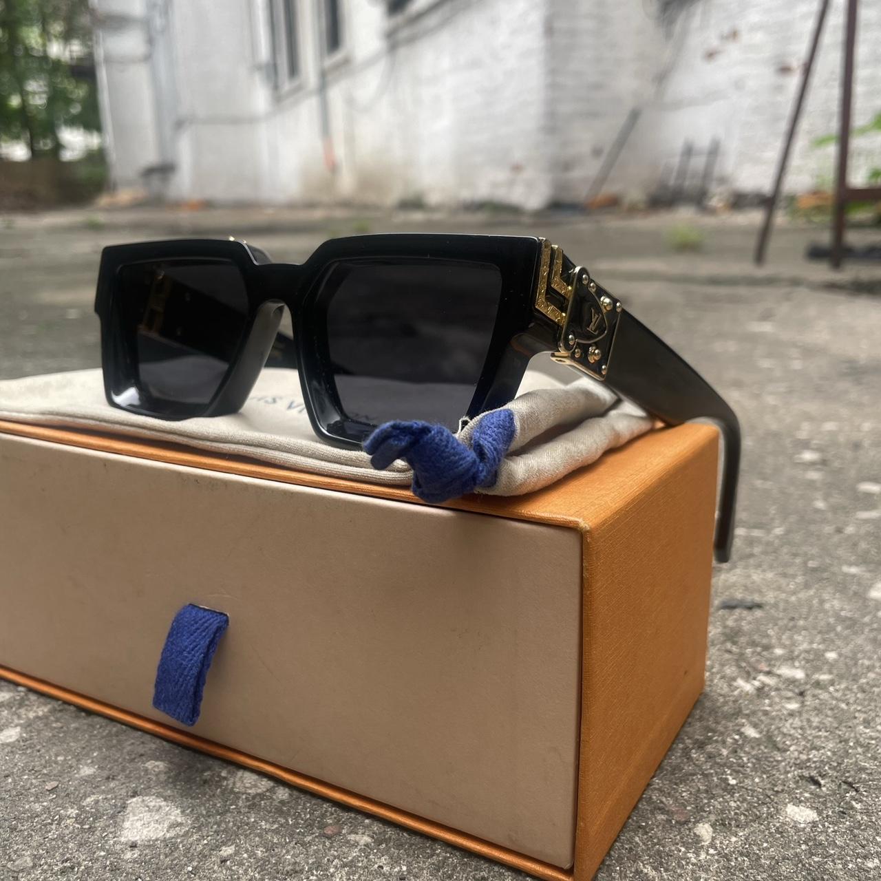 LV Style Millionaires Frame 30 Black / Gold detail 4