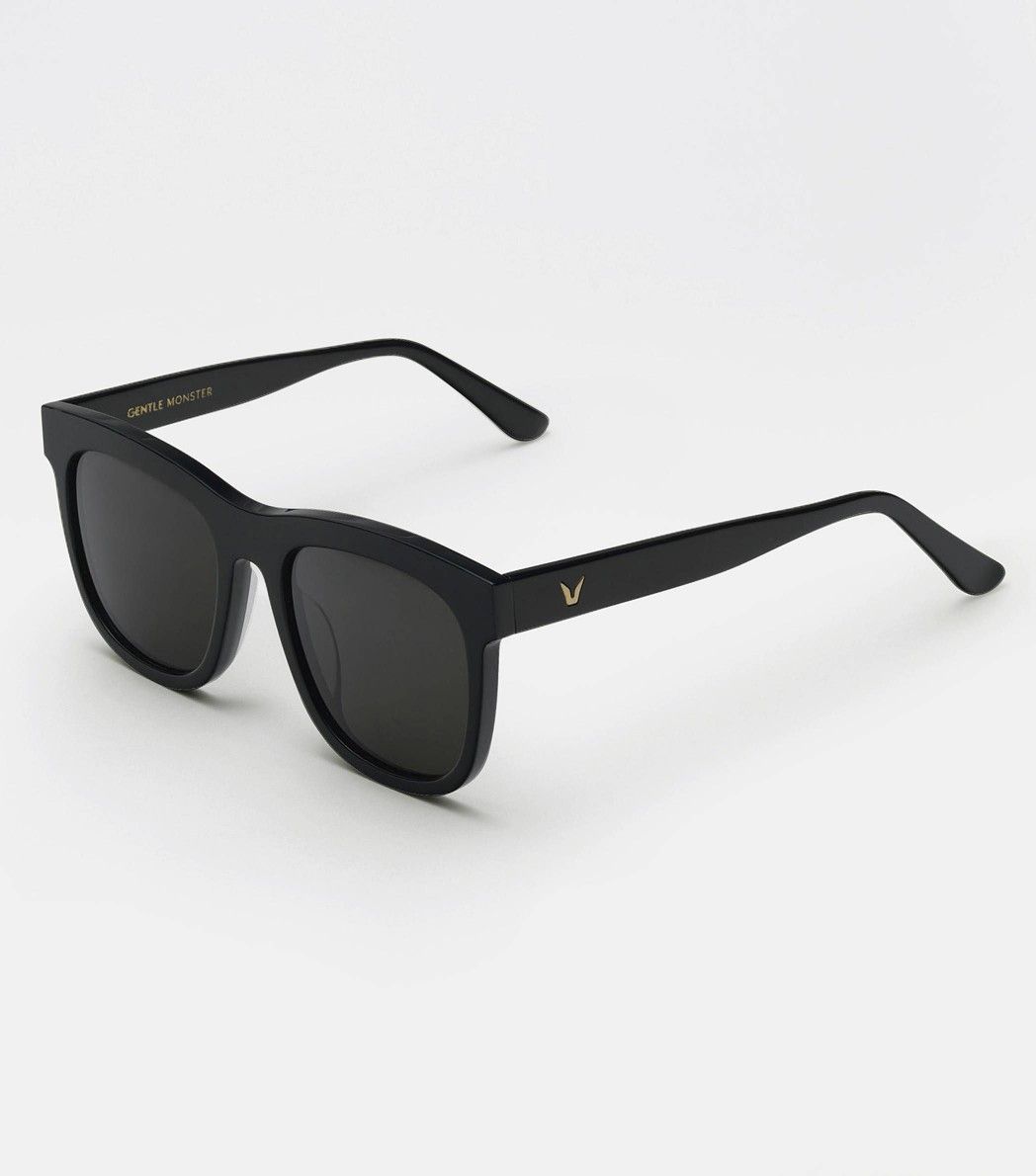 Gentle Monster Style Wayfarer Classic 33 Black / Gold detail 3
