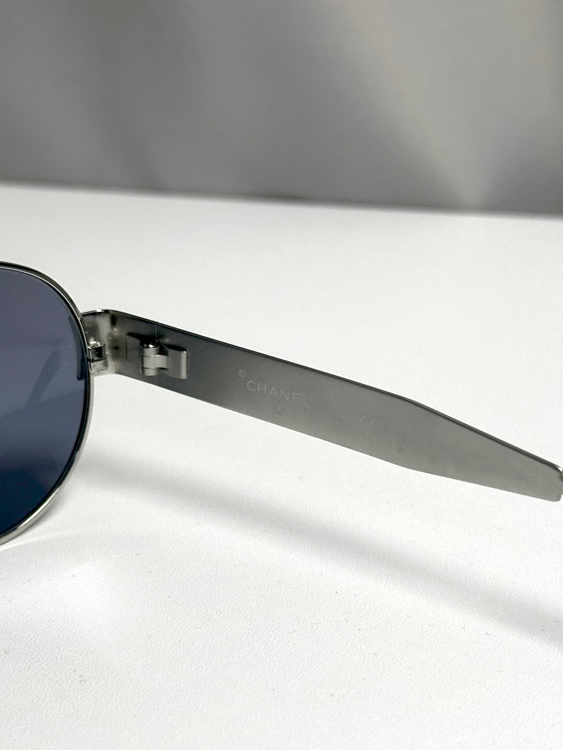 Chanel Style Round Metal 37 Blue Mirror detail 2