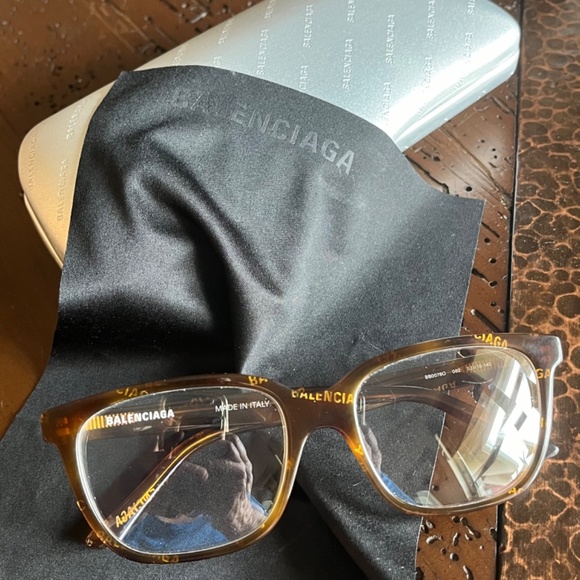Balenciaga Style Panto Frame 42 Havana detail 4