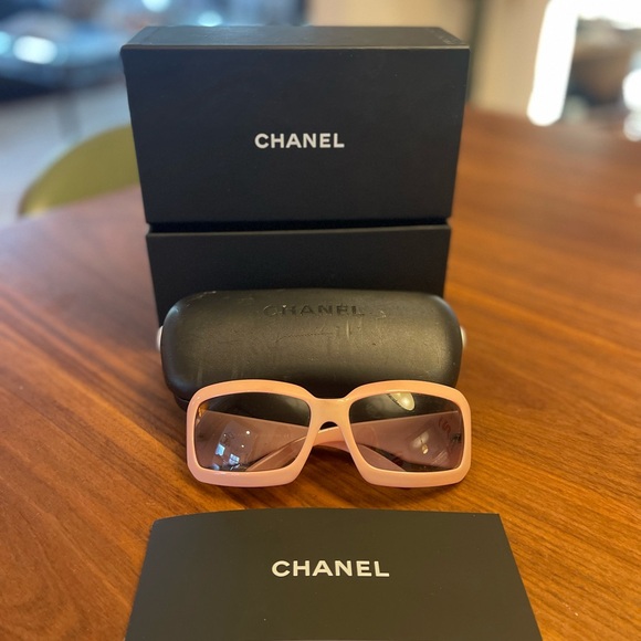 Chanel Style Oversized Square 53 Rose Gold detail 2