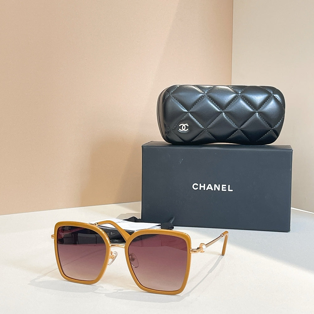 Chanel Style Oversized Square 142 Blue Mirror detail 2