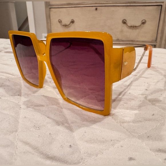 Balenciaga Style Oversized Square 65 Amber Gradient detail 2