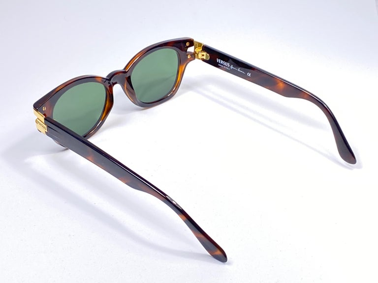 Versace Style Wayfarer Classic 166 Tortoise detail 4