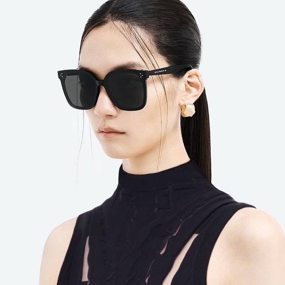 Gentle Monster Style Retro Square 168 Matte Black detail 2