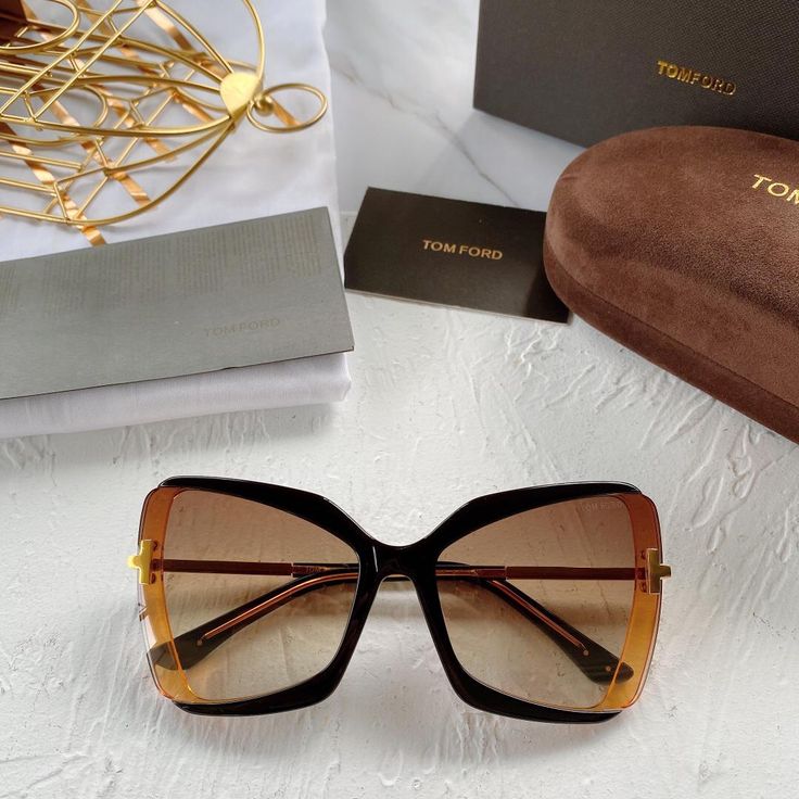 Tom Ford Style Oversized Square 170 Crystal detail 4