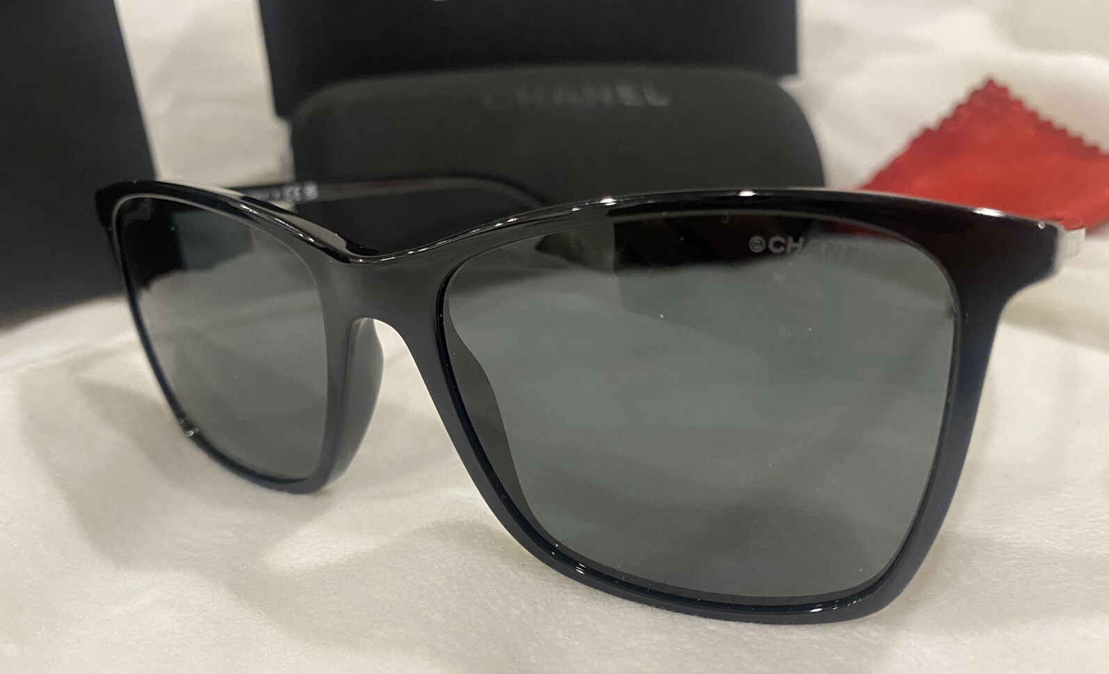 Chanel Style Clubmaster Round 180 Crystal detail 3