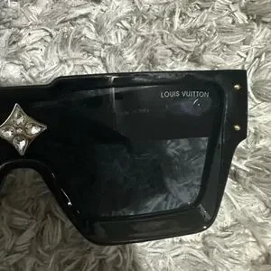 LV Style Shield Sunglasses 204 Matte Black detail 4