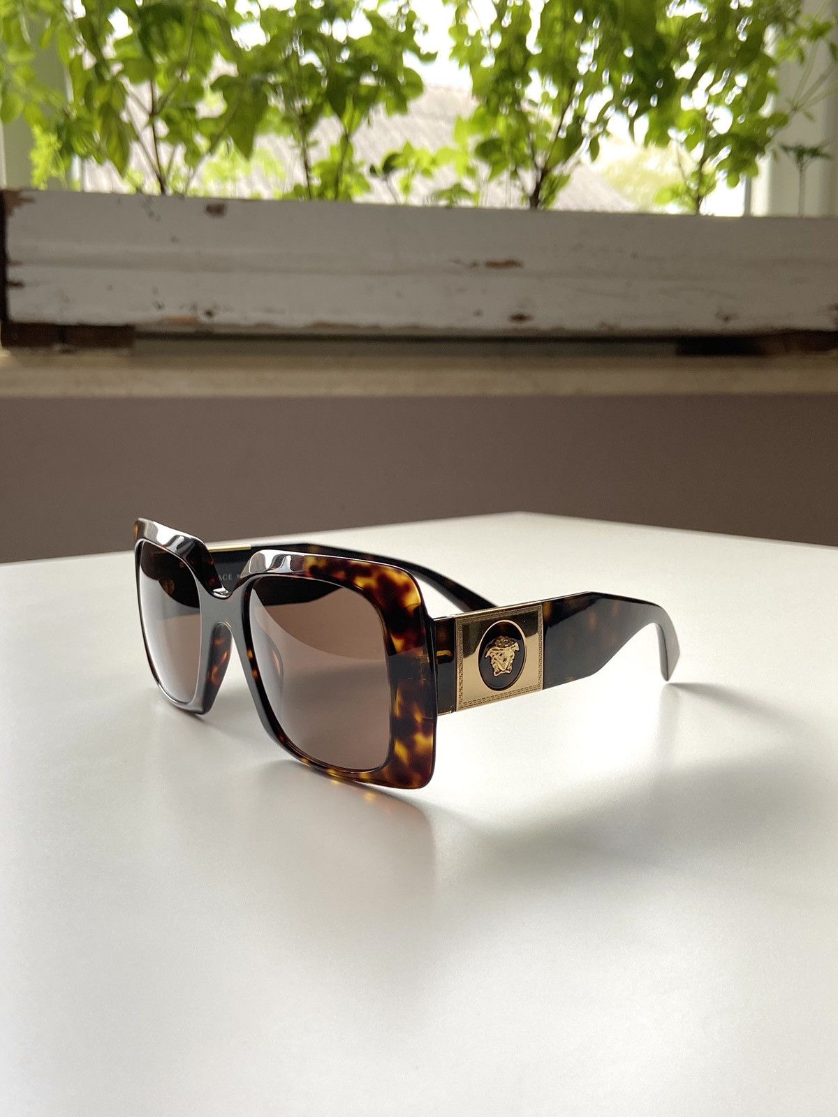 Versace Style Retro Square 222 Tortoise detail 3