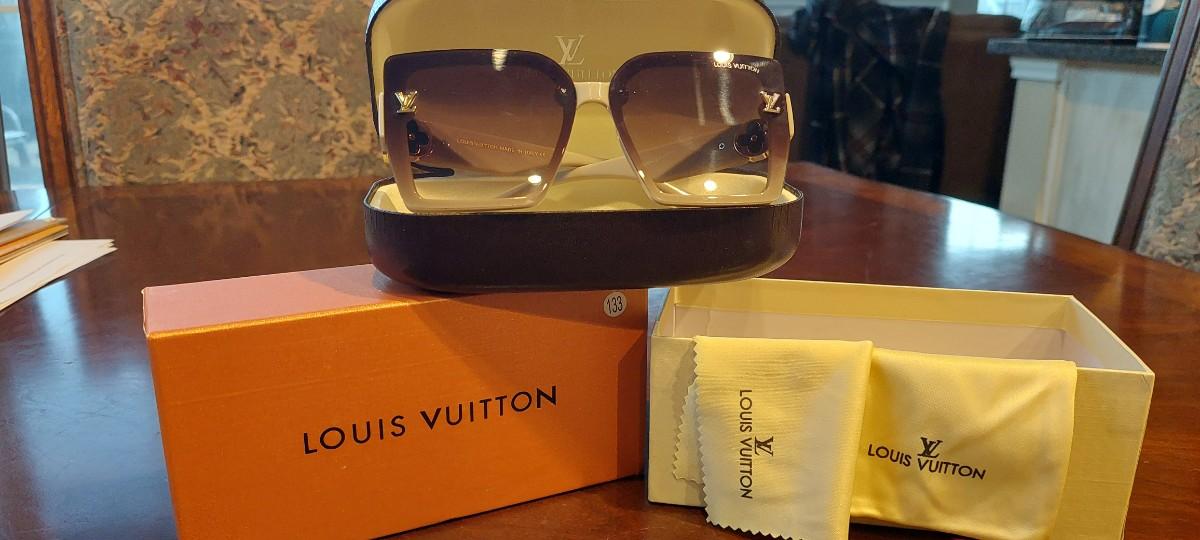 LV Style Oversized Square 239 Matte Black detail 3