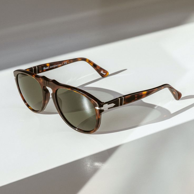 Persol Style 649 Original Havana detail 4