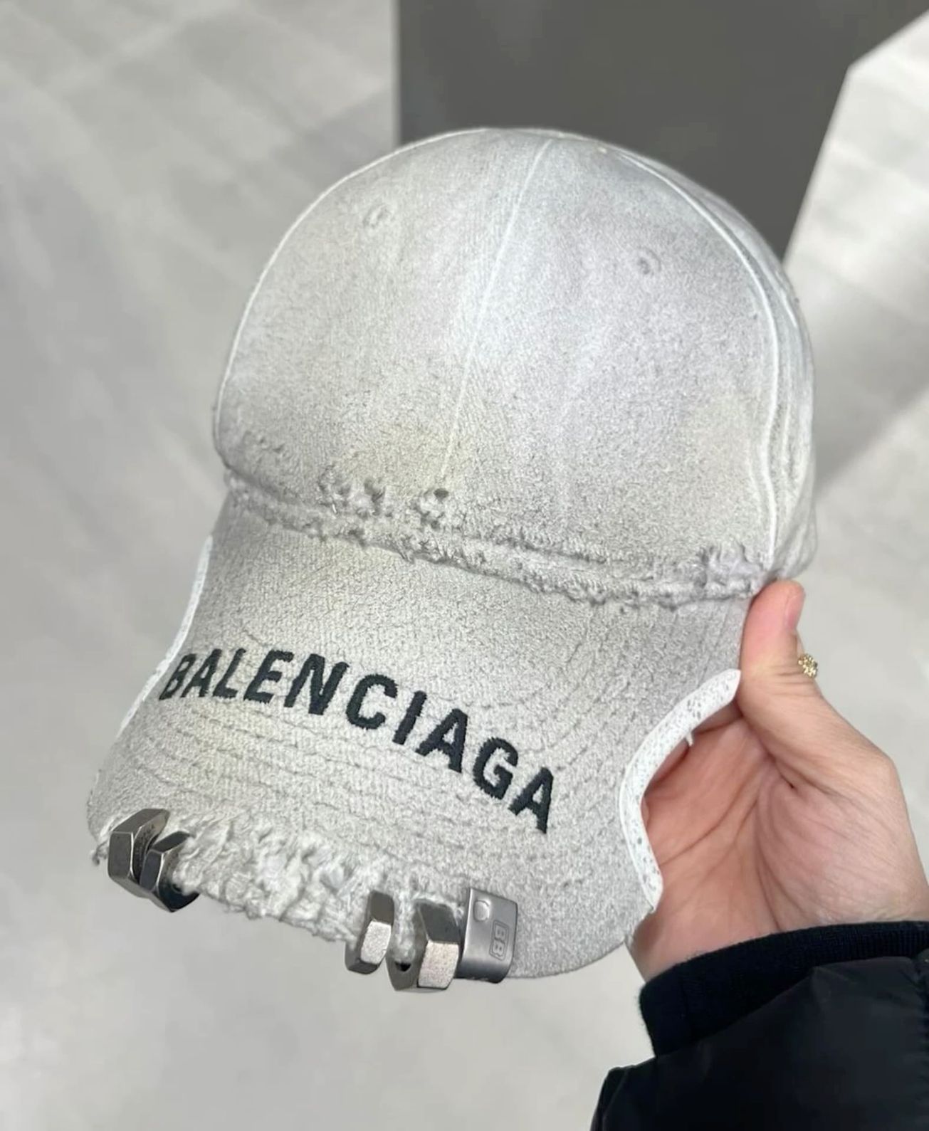 Balenciaga Style 59FIFTY Fitted Cap 218 Chocolate detail 4