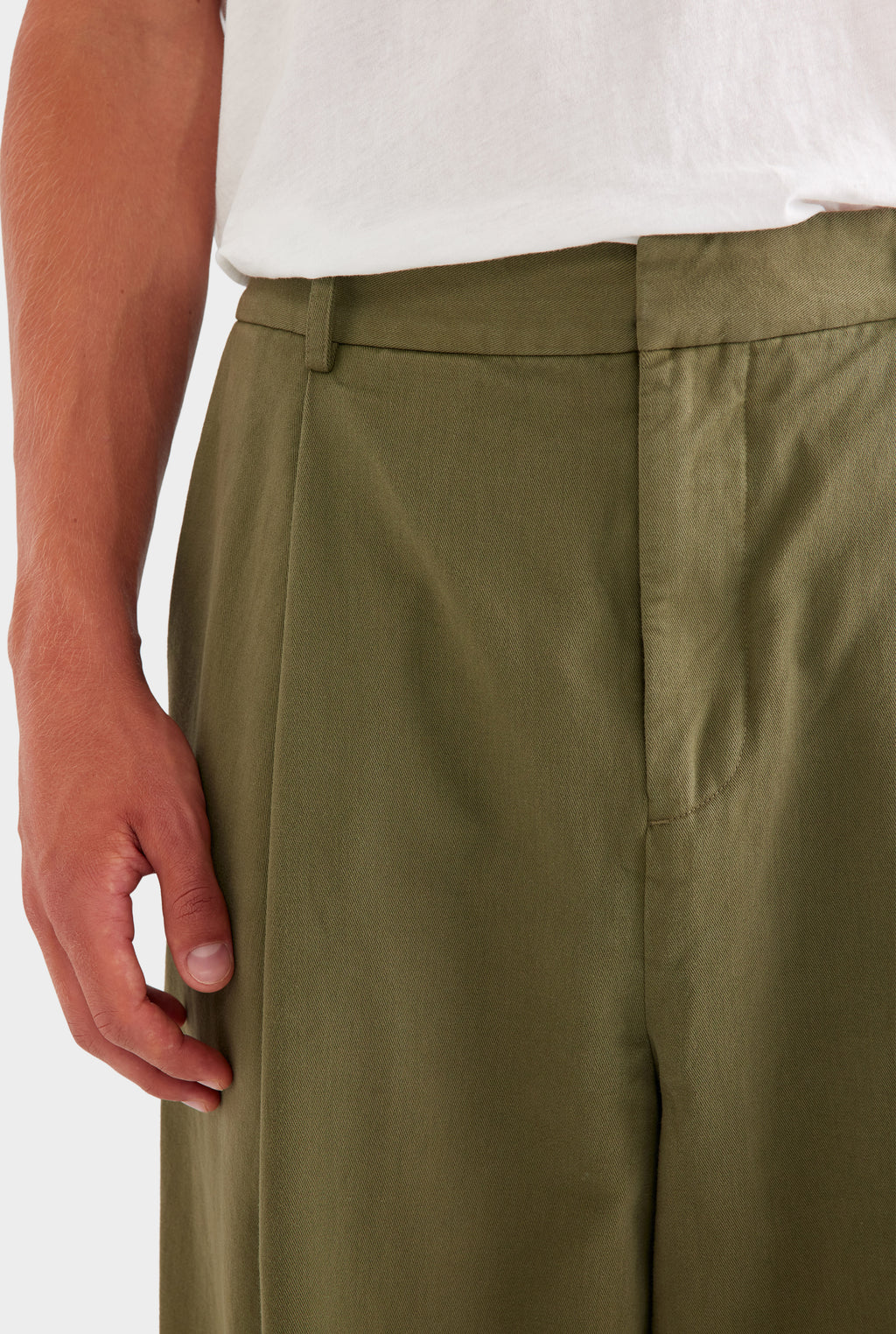 ALD Style Pleated Trouser 38 Olive detail 4