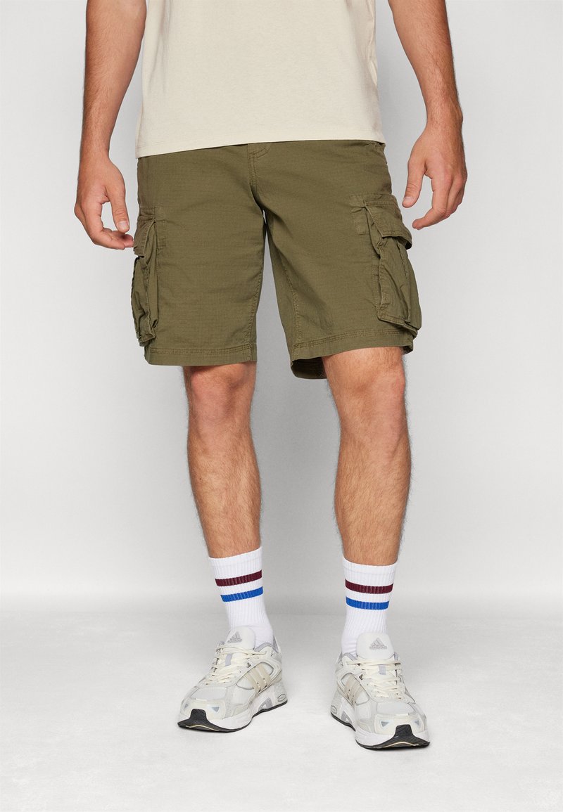 Yeezy Gap Style Cargo Short 83 Olive detail 3