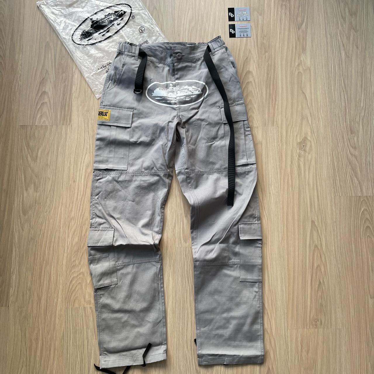 Corteiz Style Pleated Trouser 84 Stone detail 3