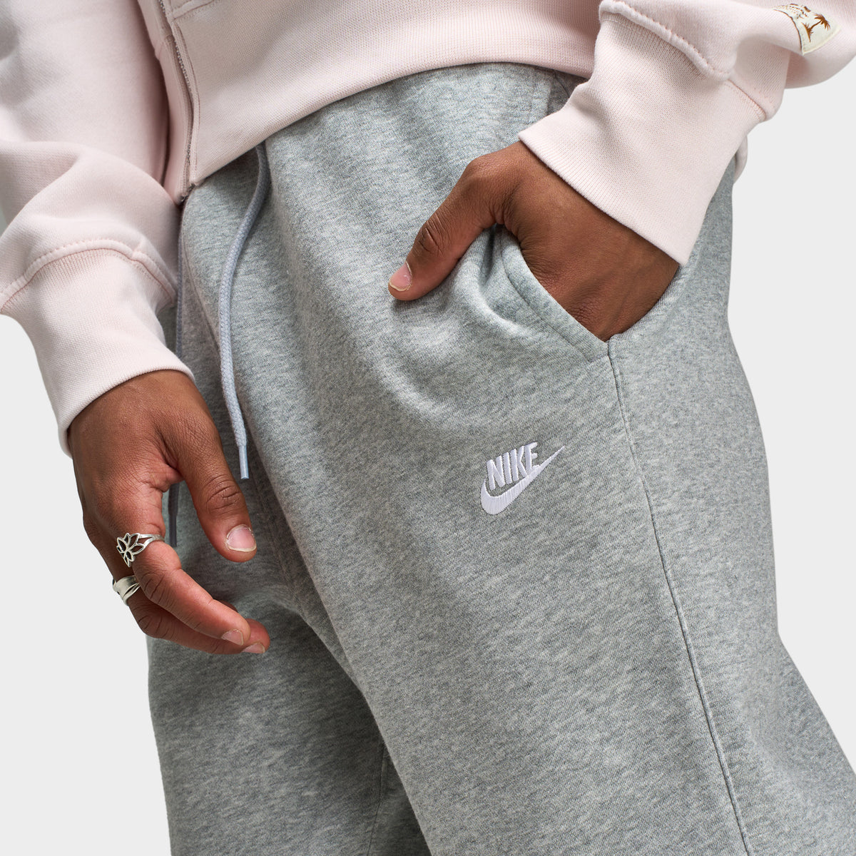 Nike Sportswear Club Fleece Jogger Grey Heather detail 2