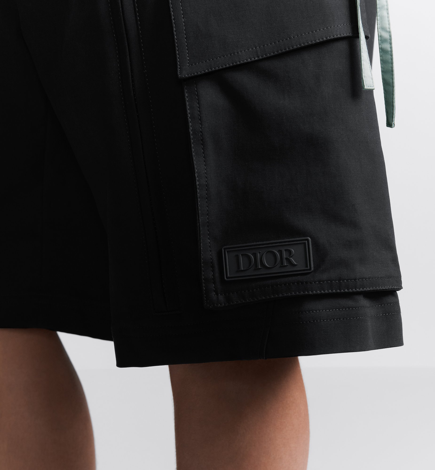 Dior Style Cargo Short 141 Charcoal detail 2
