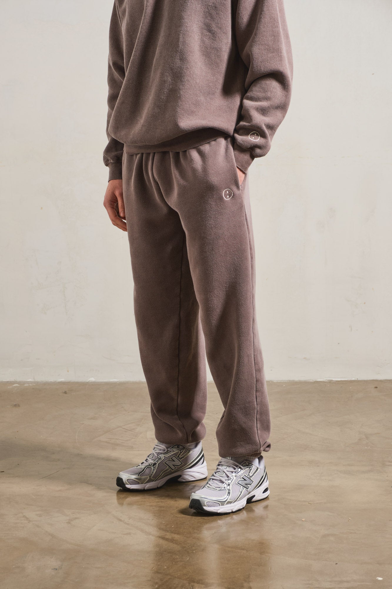 Essentials Style Fleece Jogger 142 Vintage Wash detail 2