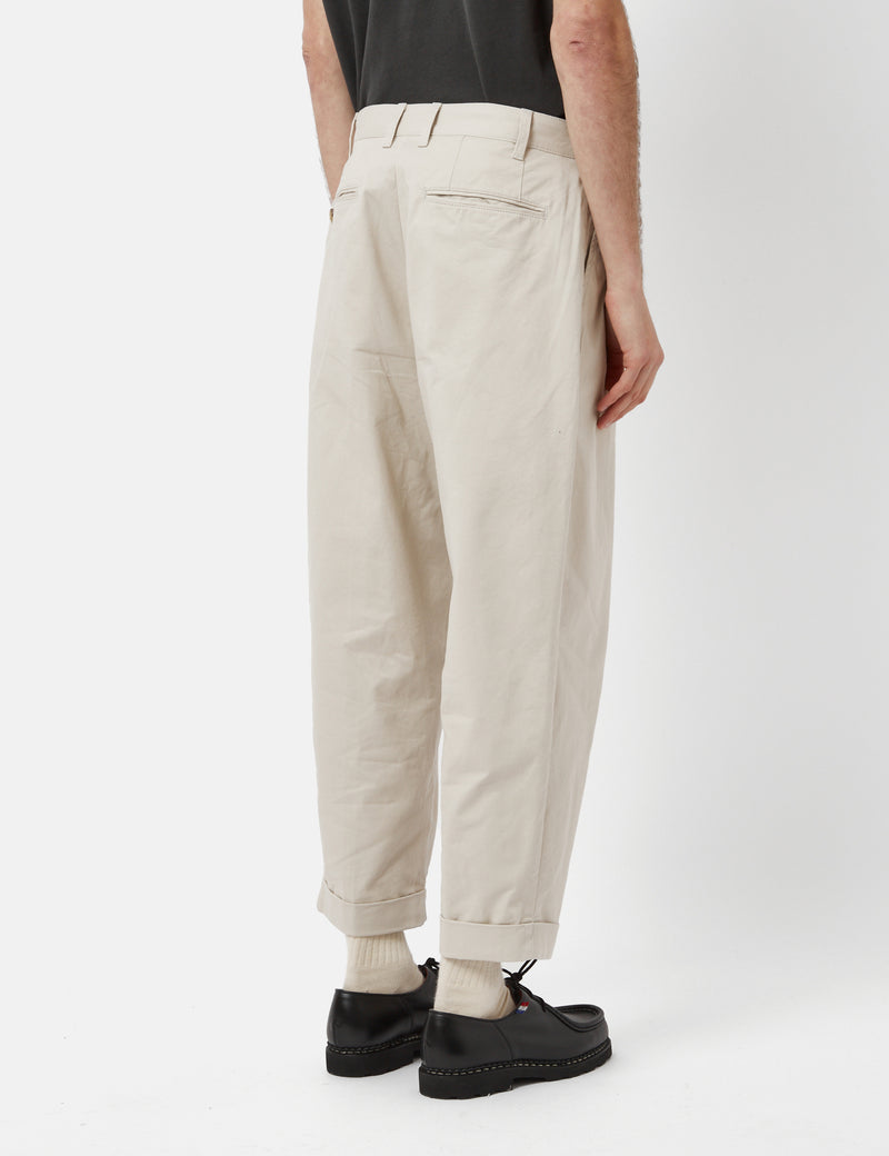 Corteiz Style Pleated Trouser 177 Cement detail 4